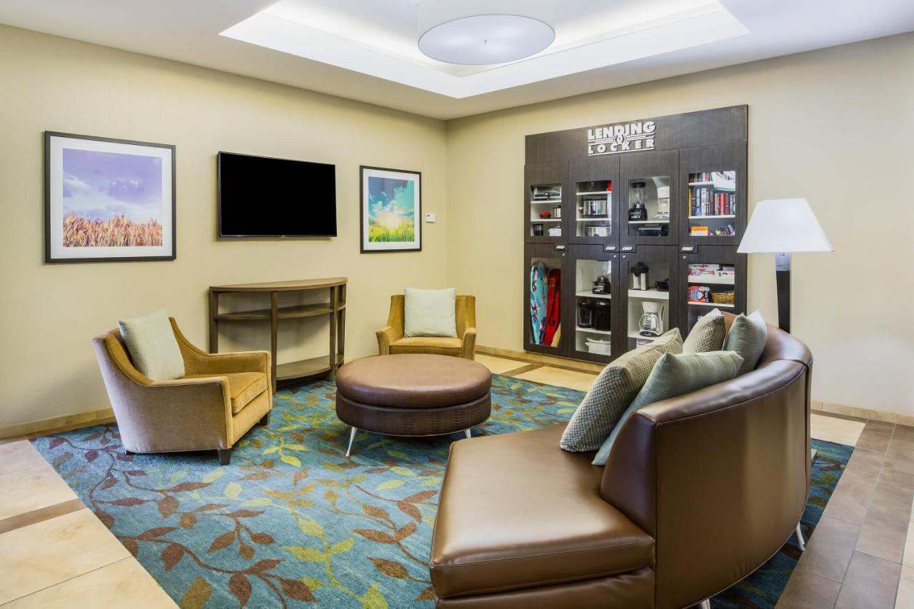 Candlewood Virginia Town Center By Ihg Hotel 2*