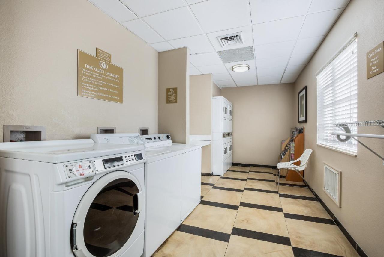 Candlewood Virginia Town Center By Ihg Hotel 2*