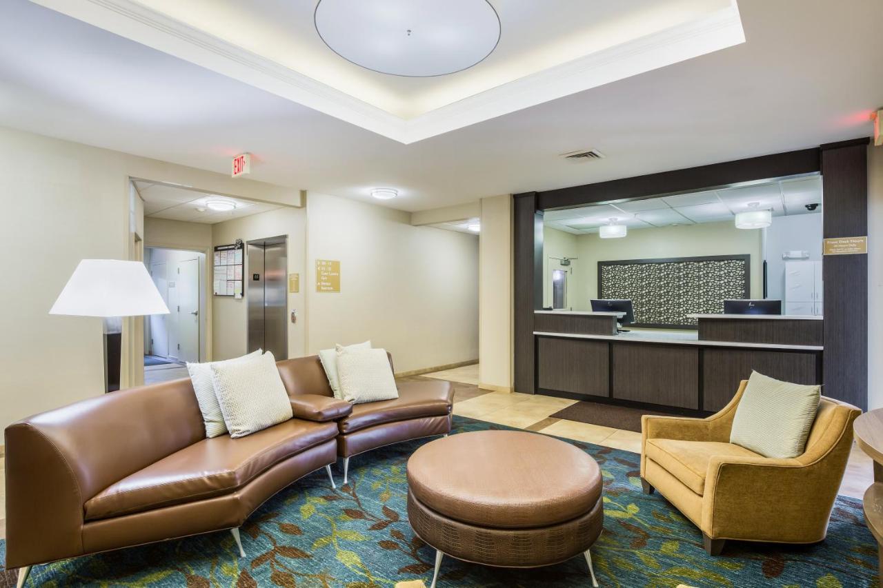 Candlewood Virginia Town Center By Ihg Hotel