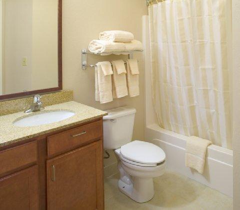 Candlewood Virginia Town Center By Ihg 2*