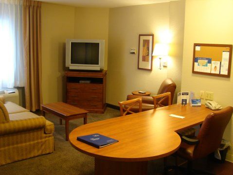 Candlewood Virginia Town Center By Ihg Hotel 2*