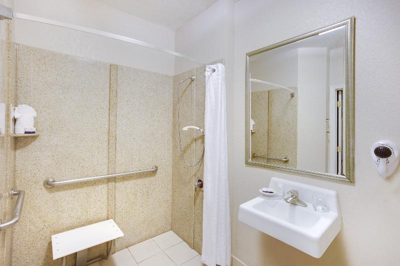 Candlewood Virginia Town Center By Ihg Virginia Beach